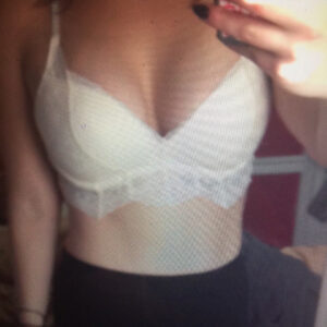 Je cherche un mec à Paris pour une rencontre rapide et chaude Leïla - rencontre-Beurette-Paris