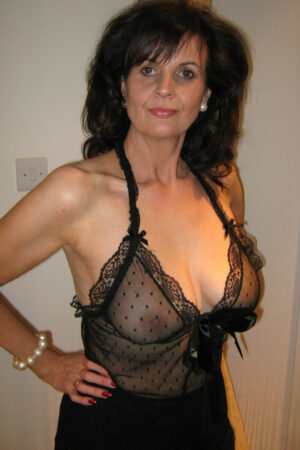 Belle cougar infidele de 46 ans cherche amant sur Rennes Leïla - rencontre