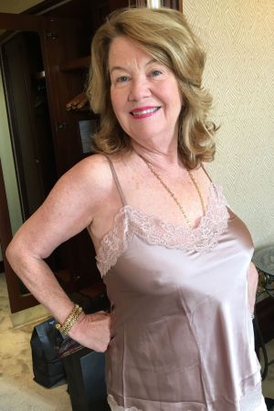Retraitée active recherche rencontre coquine Arlette - plan-cul