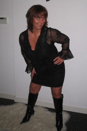 Femme mûre en quête de plaisir torride Colette - plan-sexe