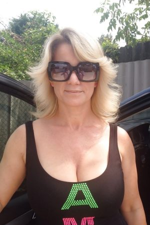 Si tu cherches une rencontre coquine sans prise de tête… Gabrielle - rencontre-Cougar-Marseille