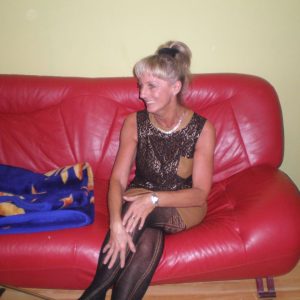 Hélène - rencontre-Dominatrice-Bordeaux