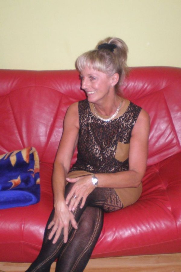 Dominatrice cherche soumis loyal à Bordeaux rencontre-Dominatrice-Bordeaux