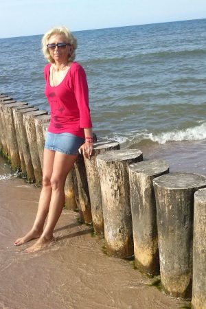 Un dimanche à Toulon, j’ai envie de nager nue Karine - rencontre-Naturiste-Toulon