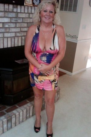 Viens me baiser sans retenue Suzanne - rencontre-Cougar-Saintes