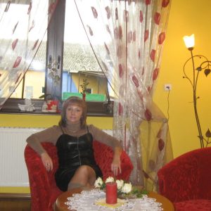 Régine, 54 ans — un mec qui tient la route Régine - rencontre-MILF-Alençon