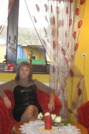 Régine, 54 ans — un mec qui tient la route Régine - rencontre-MILF-Alençon