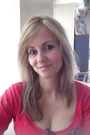 Je me suis regardée dans le miroir ce matin et j’ai décidé que ça servait à rien d’attendre Roxane - rencontre-MILF-Saumur