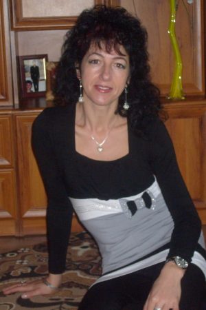 Envie de me soumettre à un partenaire dominateur Fatima - rencontre-Cougar-Cannes