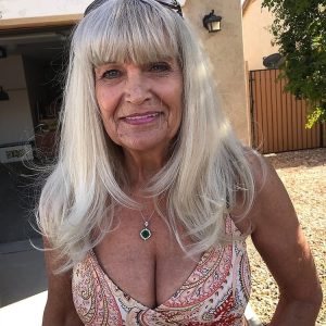 Evelyne - rencontre-Cougar-Arles