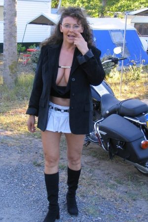 Je joue pas les Processing Messages, mais j’ai pas non plus signé pour enchainer des night shifts Stefania - rencontre-Cougar-Grasse