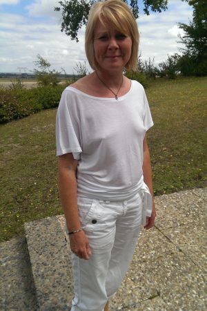 C’est quelle salope qui m’a laissée en plan ce week-end? Rosalie - rencontre-MILF-Vaulx-en-Velin