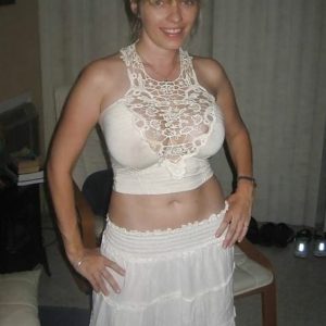 Je veux profiter de la nuit Lara - rencontre-Milf-Charleville-Mézières