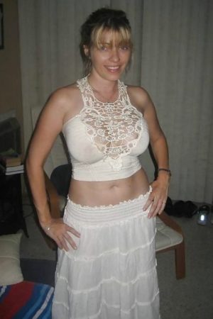 Je veux profiter de la nuit Lara - rencontre-Milf-Charleville-Mézières