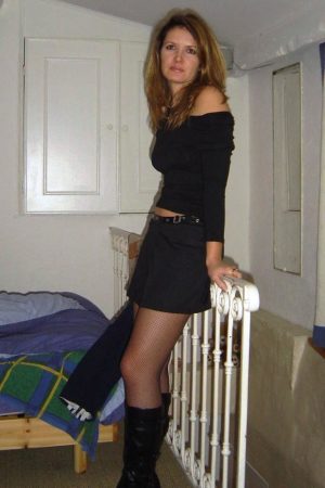 Besoin d’un mec chaud pour me raccrocher à la vie Emma - rencontre-Cougar-Reims