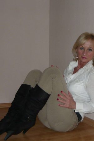 Un mec qui sait se tenir droit ! Lynna - rencontre-Cougar-Sète