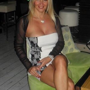 Découverte du nudisme à deux à Châlons-en-Champagne Emma - rencontre-Naturiste-Châlons-en-Champagne