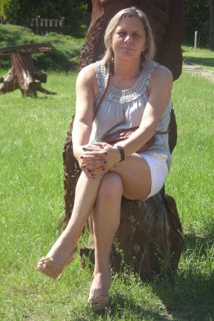 Parc des Lilas: Réveillée à 2h en quête de chaleur humaine Roseline - rencontre-Cougar-Franconville